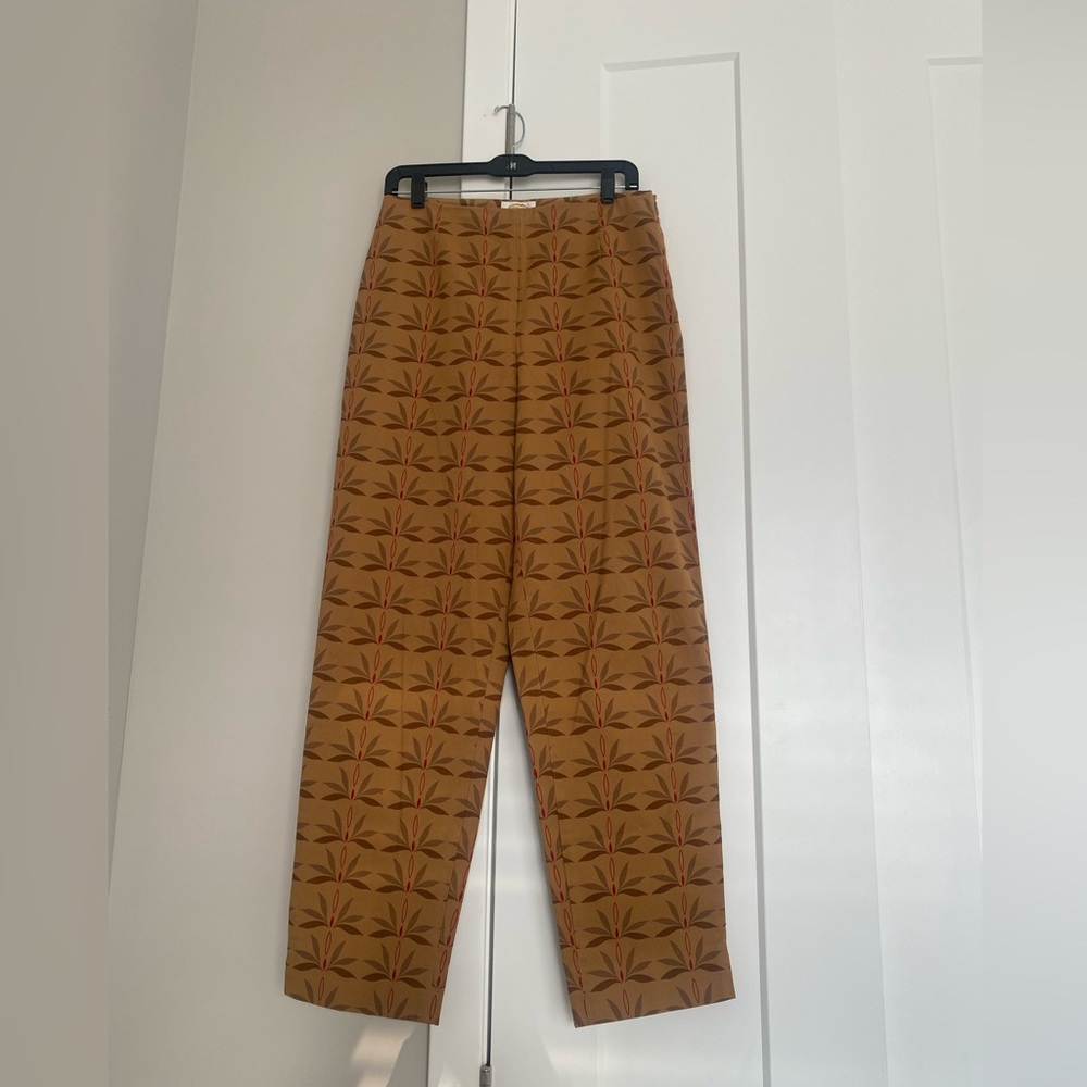 Talbot Stylish Tan Leaf 🍁 Patterned Women’s Dress Pants